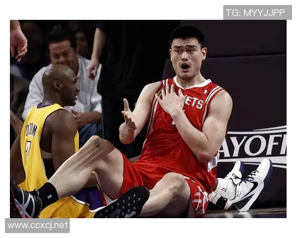 姚明与奥尼尔的巅峰对决谁才是篮球巨星的真正代表