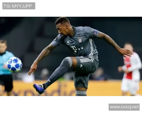 莱万状态火热欧冠赛场10场12球领跑射手榜金靴在望